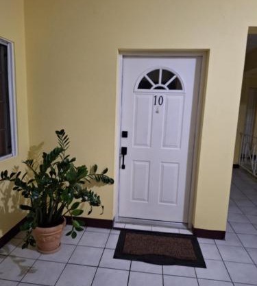 Chateau Central at Sunbury Apts