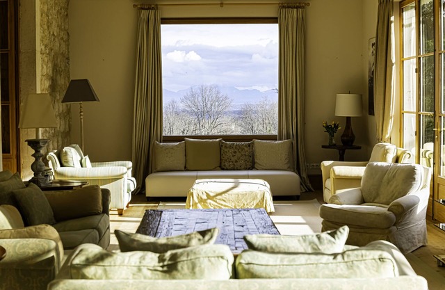 Chateau d'Echenevex - Luxury Escape near Geneva