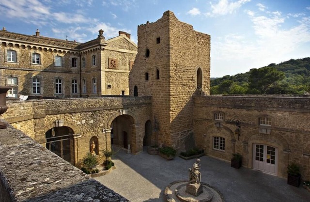 Chateau De Rochegude