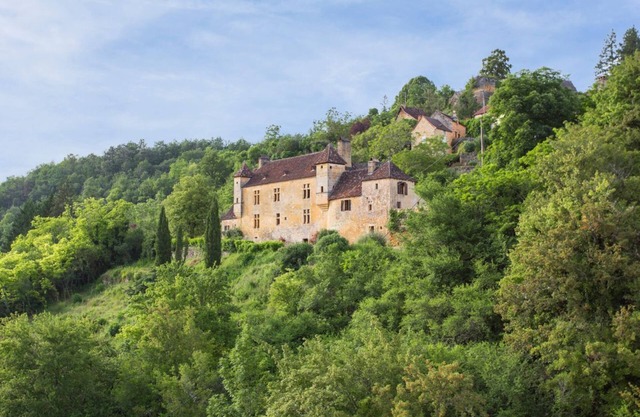Chateau Rochette - Four Bedroom Castle, Sleeps 8