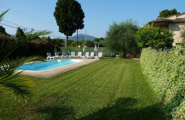 Chateauneuf: House/Villa - Chateauneuf