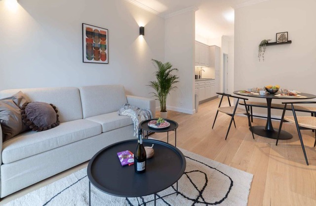 Chatelain IV - One Bedroom Apartment, Sleeps 4