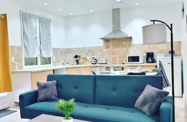 CHATENAY 4 · Cozy Studio with car park and terrace