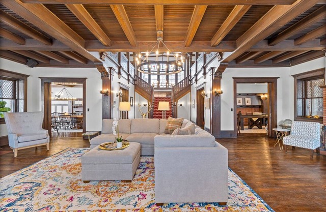 Chautauqua Lake, NY -Sleeps 23! Lakefront Mansion w/dock,Walk to Shops & Dining