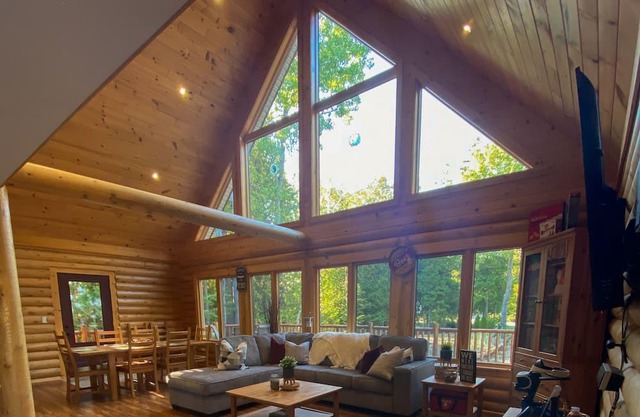 Check out The Bon Voyage Cottage right near the famous clear water of Tobermory.