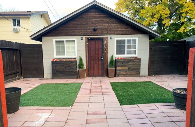 Cheerful 1-Bedroom on the eastside downtown