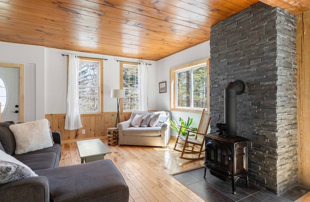 Cheerful 3 Bedroom Mountain Cottage