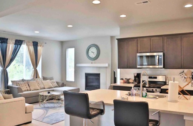 Cheerful 4-bedroom home with an indoor fireplace
