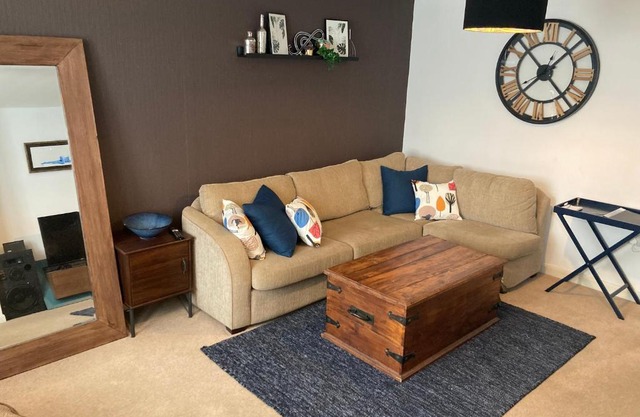Cheerful Home FOR FOOTBALL, DOCKS AND CITY CENTRE