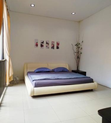 Cheery Room 202