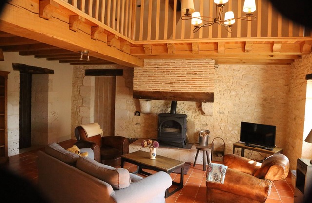 Chemin de Gargamelle 'Le Noyer' Luxury gite 3 beds sleeps 4-6 at Ligueux