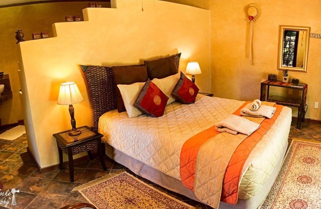 Cherry Lane Self Catering and B&B - romantic honeymoon suite for 2! Bloemfontein
