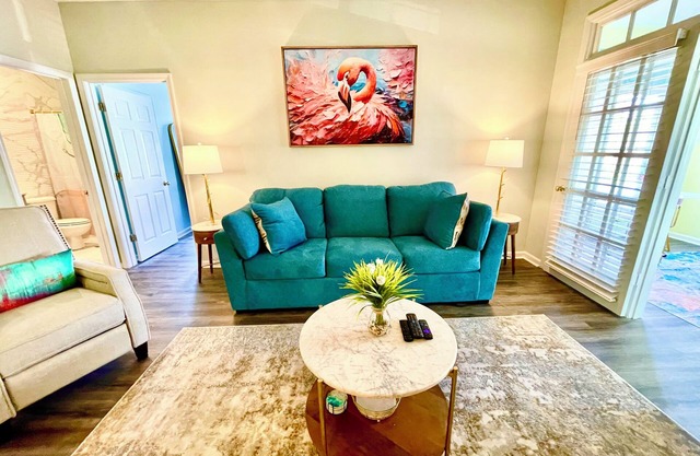 Cherry Moon -a charming 2-bedroom condo with WiFi, AC in welcoming Myrtle Beach