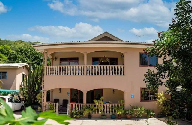 Chez Benoit Self Catering- Au cap, mahe seychelles, beach garden view