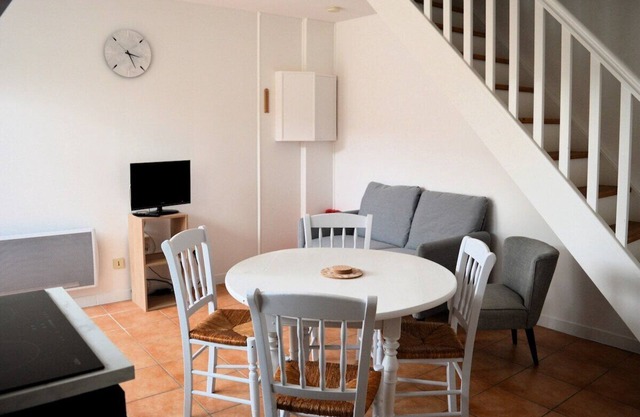 Chez Fabienne, Maison Avec Petite Terrasse Privée