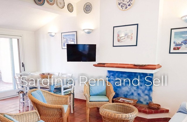 Chia, 6 beds, 2 bathrooms, 150 meters from the sea, air conditioning, patio, garden