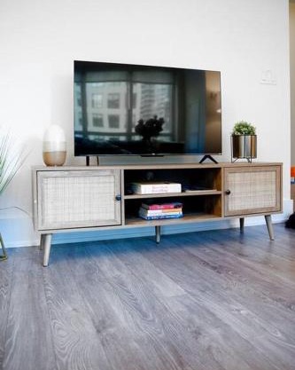 Chic 1-BR Condo; Parking included; Downtown Core