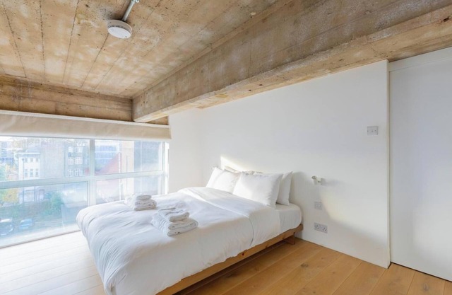 Chic 1BD Warehouse Conversion, Hackney