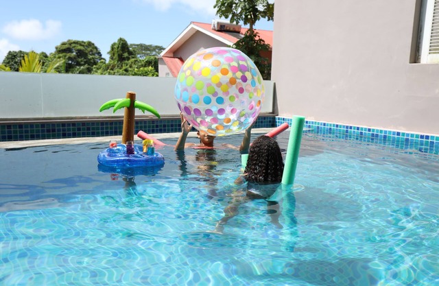 Chic 4BR Villa: Views & Pool by CliffHanger Villas