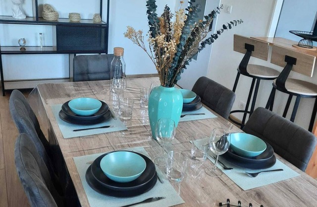 Chic and comfortable flat between beach and port