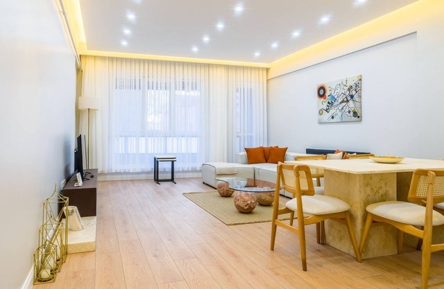 Chic and Spacious Flat Near Golden Horn in Beyoglu