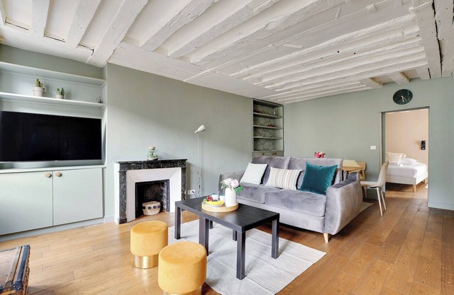 Chic apartment -1BR/4P- Haut Marais/République