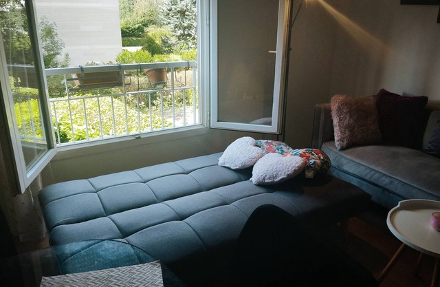 Chic apartment with 1 bedroom and 4 bed and WiFi, fitness room in charming