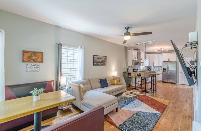 Chic Downtown Bungalow | Walk to Restaurants