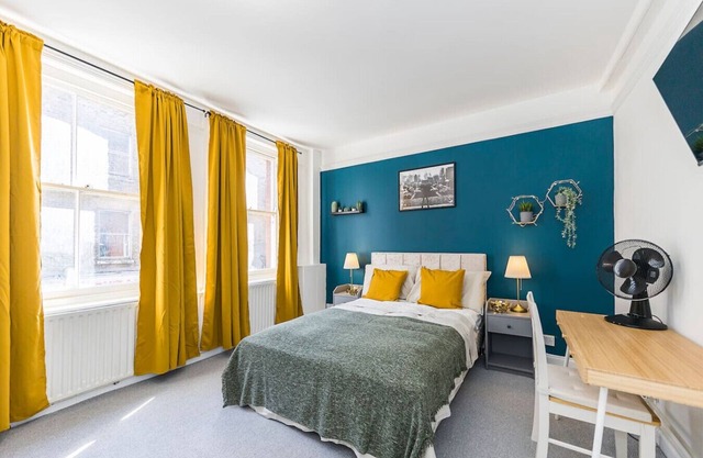Chic Ensuite Room Brick Lane