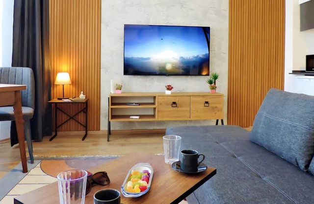 Chic Flat 10 min to Lara Beach in Antalya