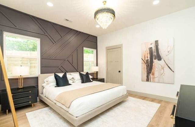 Chic Modern Home 3mi UT/Downtown