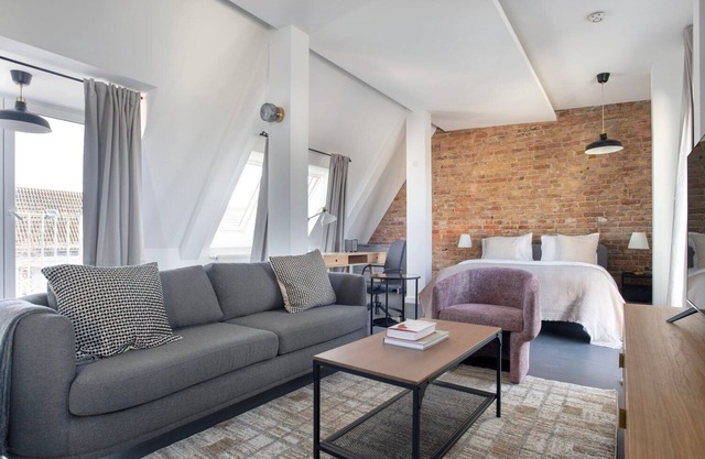 Chic Neukölln Studio w/Elevator nr Spree, by Blueground