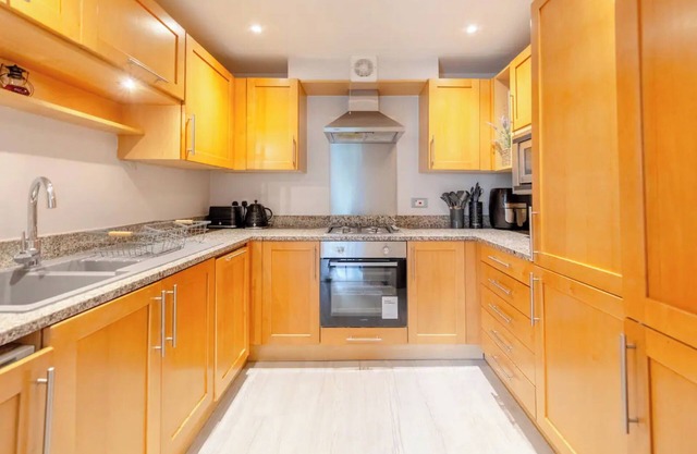 Chic & Peaceful 2BD Flat - Hampstead