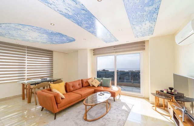 Chic Seaview Flat Near New Year Market in Alanya