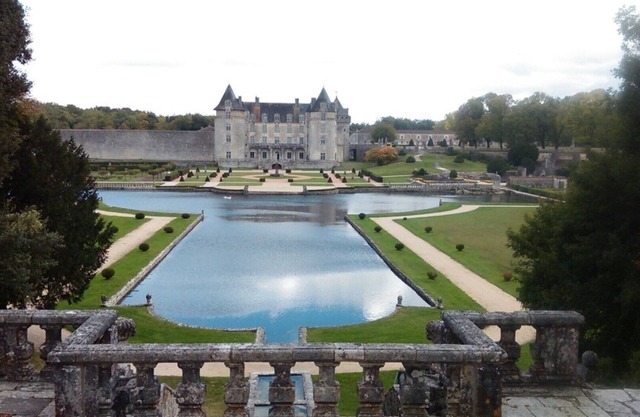 Child Friendly Gîtes, Secure Heated Pool, Toddlers Play Zone, Beach 30 Mins