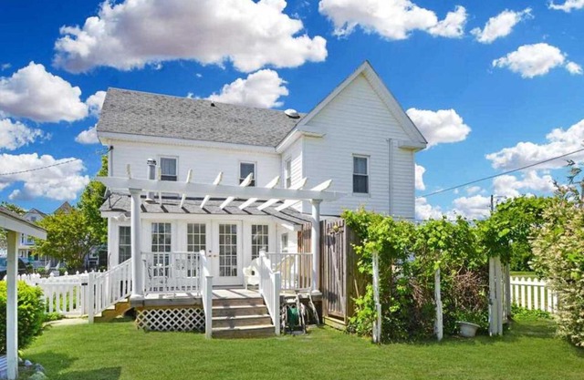 Chincoteague Charm Escape with Bikes and Yard Games!