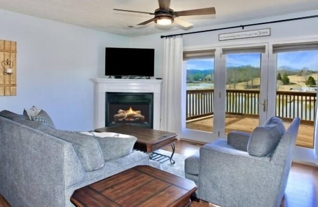 Choral Cove: Wifi, Kayak, golf course community, boat slip