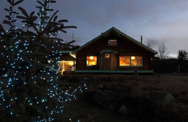 Chugach cabin in Flattop