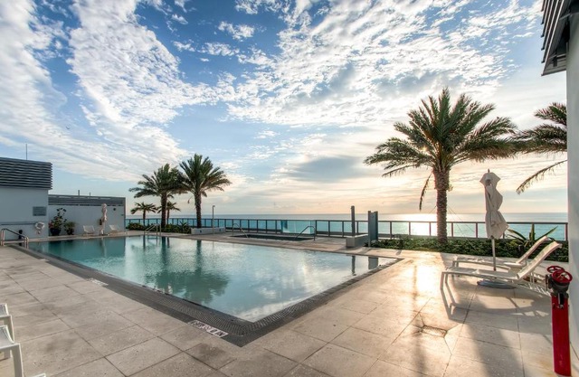 Churchill Suites Monte Carlo Miami Beach