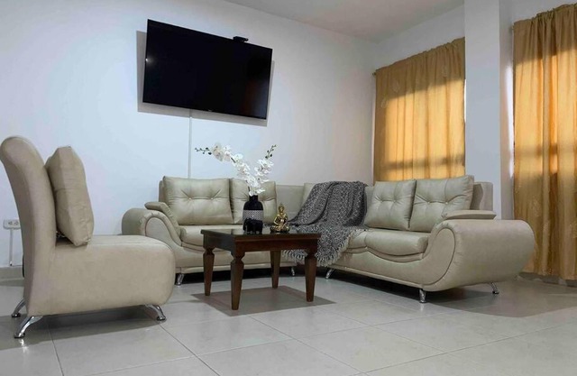 CIC APARTAMENTO CASTELLANA 3PISO PARQUEADERO GRATIS