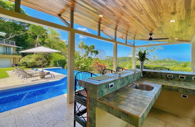 Cielito Lindo - Ocean Views, Pool, Close to Beach!
