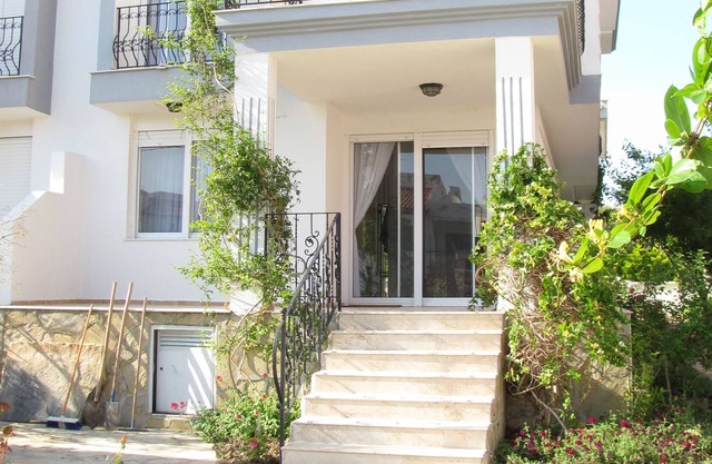 Ciftlikkoy Villa, Cesme. Lovely, comfortable 3 bed/2 bath villa 100m from sea