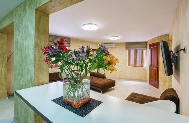 Cinnamon Apartment