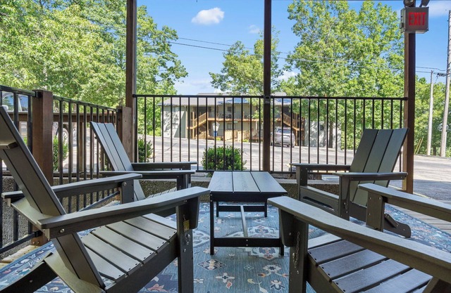 Circle Retreat Duo | 2 Units w/Shared Amenities