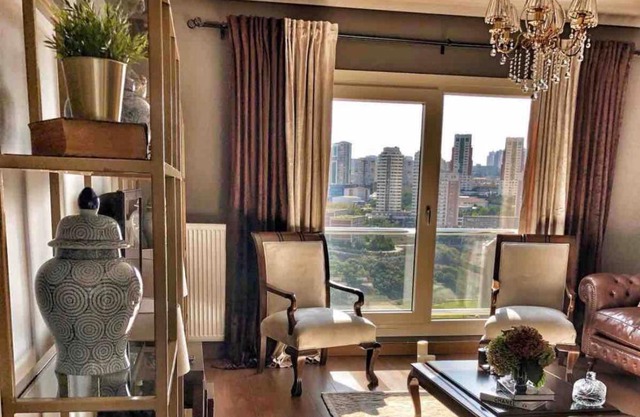 City and Art inspired Luxury house