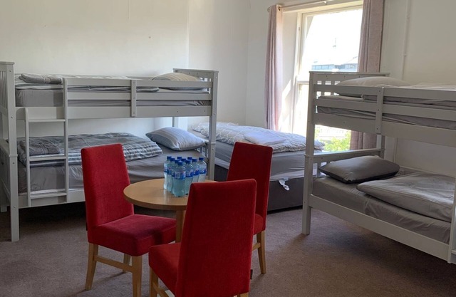 City Centre Skyline - Private Room with shared bathrooms