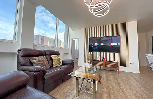 City Centre - Sleeps 4 & Free Parking