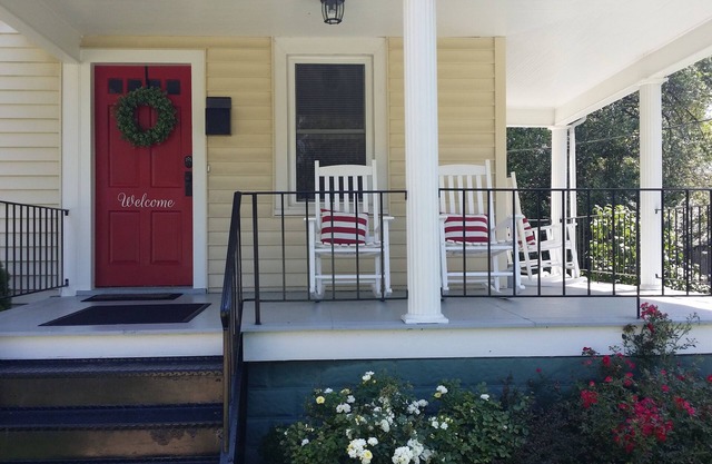 City Charmer near Historic OldTown Winchester.