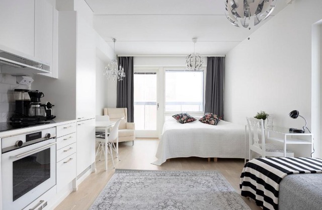 City Island Studio Apartment, 4 beds, street parking, 3km to Helsinki city center, bus stop 200m