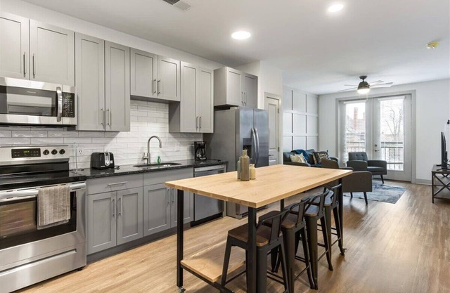 City Views & Style—Cincy Condo by Hot Spots
